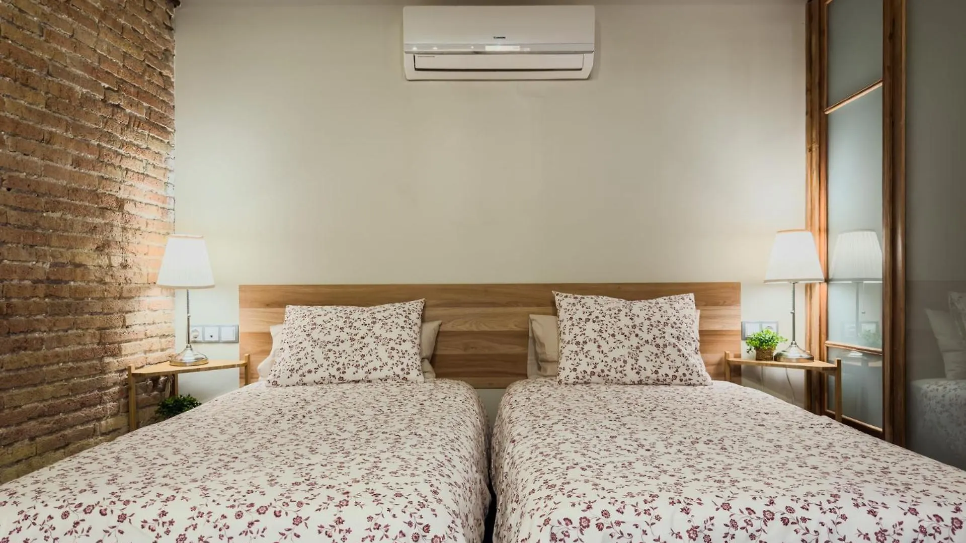 Novus Homes Barcelona Poble Sec 0*,  Espanha